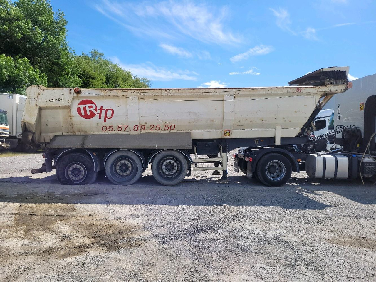LOUAULT BENNE TP SR39 - 翻斗半拖车:图3 LOUAULT BENNE TP SR39 - 翻斗半拖车:图3