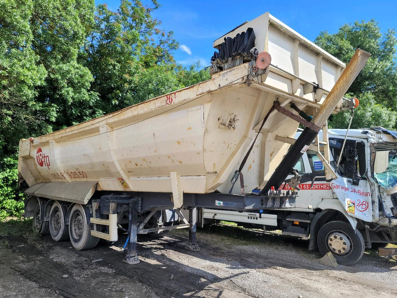 LOUAULT BENNE TP SR39 - 翻斗半拖车:图1 LOUAULT BENNE TP SR39 - 翻斗半拖车:图1