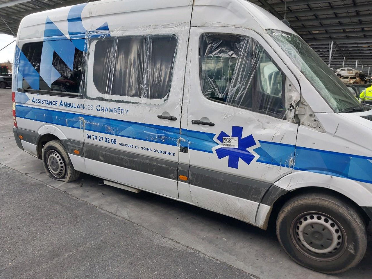 MERCEDES SPRINTER II 313 2.2 CDI 130 - 救护车:图3 MERCEDES SPRINTER II 313 2.2 CDI 130 - 救护车:图3