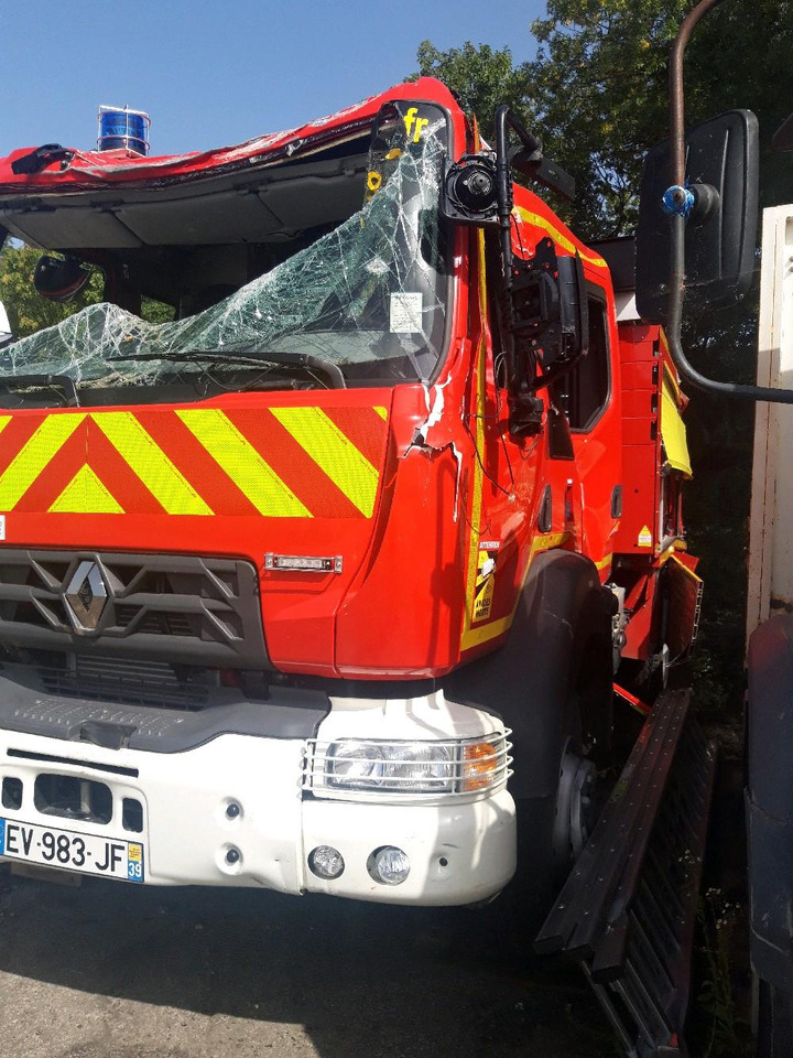 RENAULT D 4X4 TOUT-TERRAIN INCENDIE - 消防车:图1 RENAULT D 4X4 TOUT-TERRAIN INCENDIE - 消防车:图1