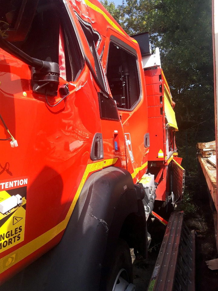 RENAULT D 4X4 TOUT-TERRAIN INCENDIE - 消防车:图3 RENAULT D 4X4 TOUT-TERRAIN INCENDIE - 消防车:图3