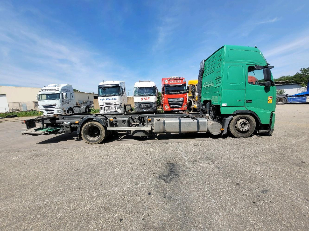 VOLVO FH12 420 GLOBETROTTER - 集装箱运输车/ 可拆卸车身的卡车:图3 VOLVO FH12 420 GLOBETROTTER - 集装箱运输车/ 可拆卸车身的卡车:图3
