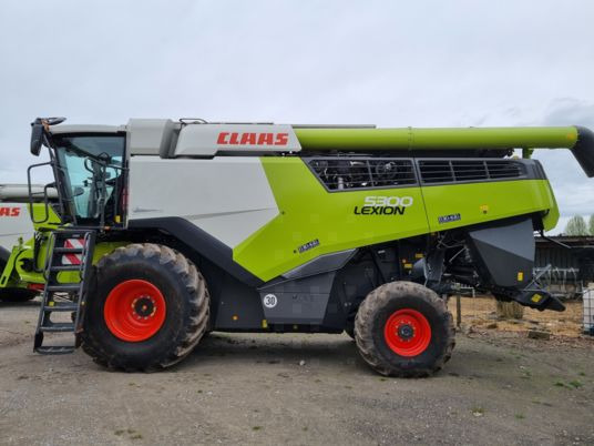 Claas LEXION 5300 - 联合收割机:图1 Claas LEXION 5300 - 联合收割机:图1