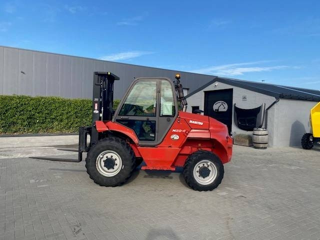 Manitou M 30.4 - 越野叉车:图1 Manitou M 30.4 - 越野叉车:图1