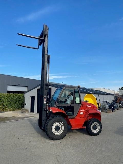 Manitou M 30.4 - 越野叉车:图2 Manitou M 30.4 - 越野叉车:图2