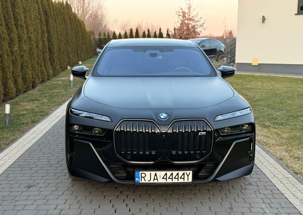 BMW Seria 7 M760e PHEV xDrive sport - 轿车:图3 BMW Seria 7 M760e PHEV xDrive sport - 轿车:图3