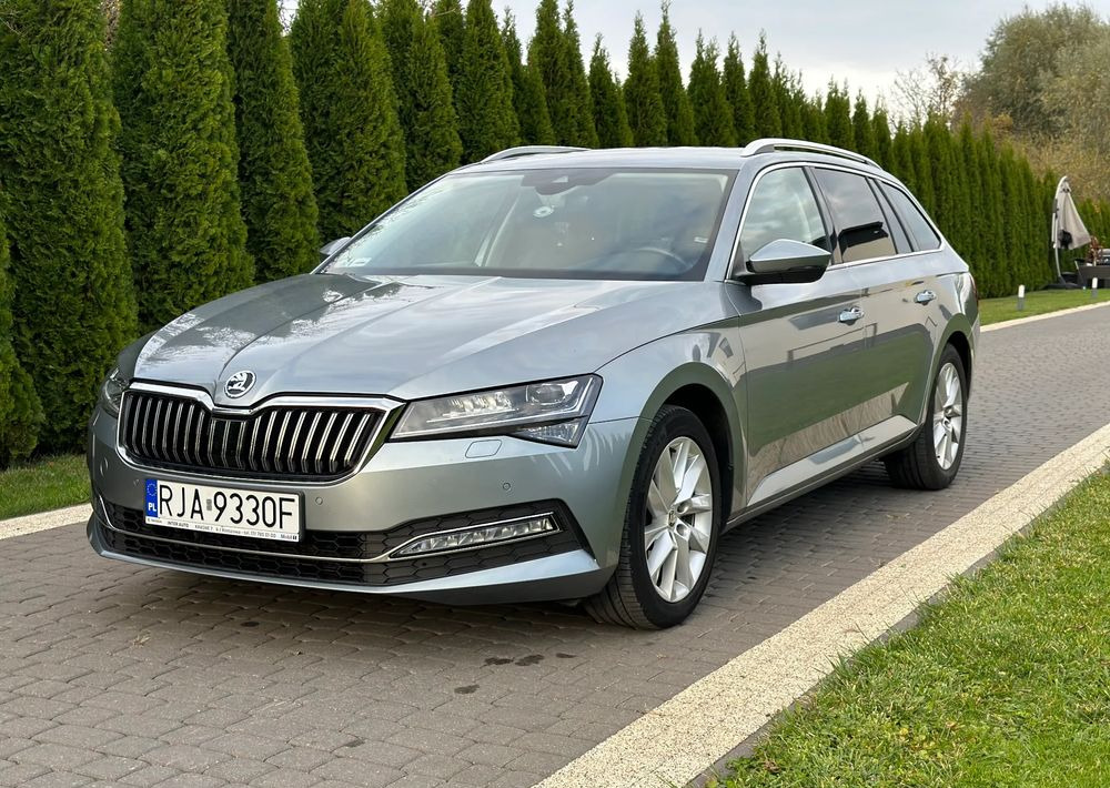 Skoda Superb 2.0 TDI SCR Style DSG - 旅行车:图1 Skoda Superb 2.0 TDI SCR Style DSG - 旅行车:图1