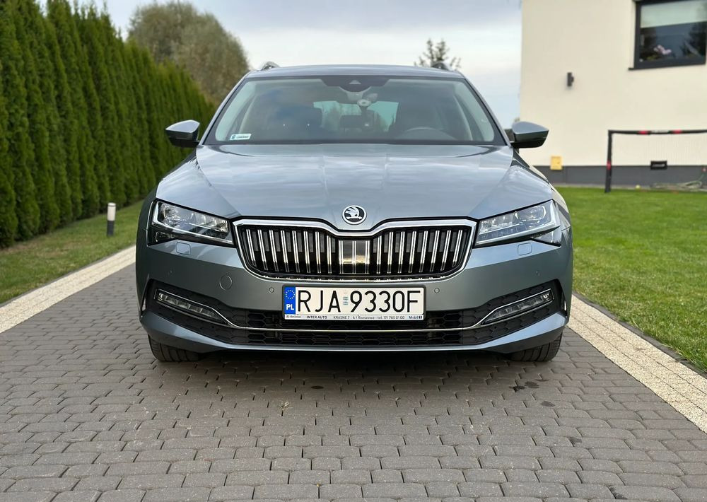 Skoda Superb 2.0 TDI SCR Style DSG - 旅行车:图2 Skoda Superb 2.0 TDI SCR Style DSG - 旅行车:图2