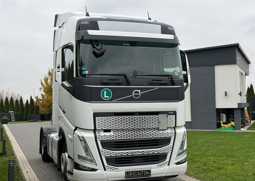 Volvo FH 460 AUTOMAT PARK COOL DWA ZBIORNIKI - 牵引车:图5 Volvo FH 460 AUTOMAT PARK COOL DWA ZBIORNIKI - 牵引车:图5