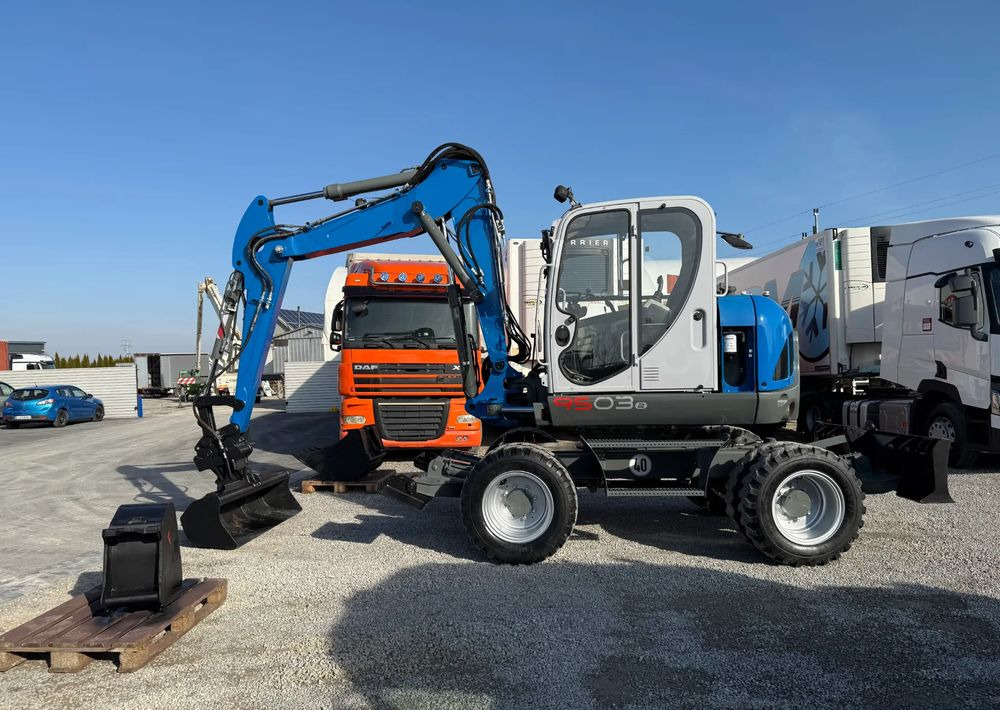 Wacker Neuson 9503-2 TRZY ŁYŻKI - 轮式挖掘机:图4 Wacker Neuson 9503-2 TRZY ŁYŻKI - 轮式挖掘机:图4