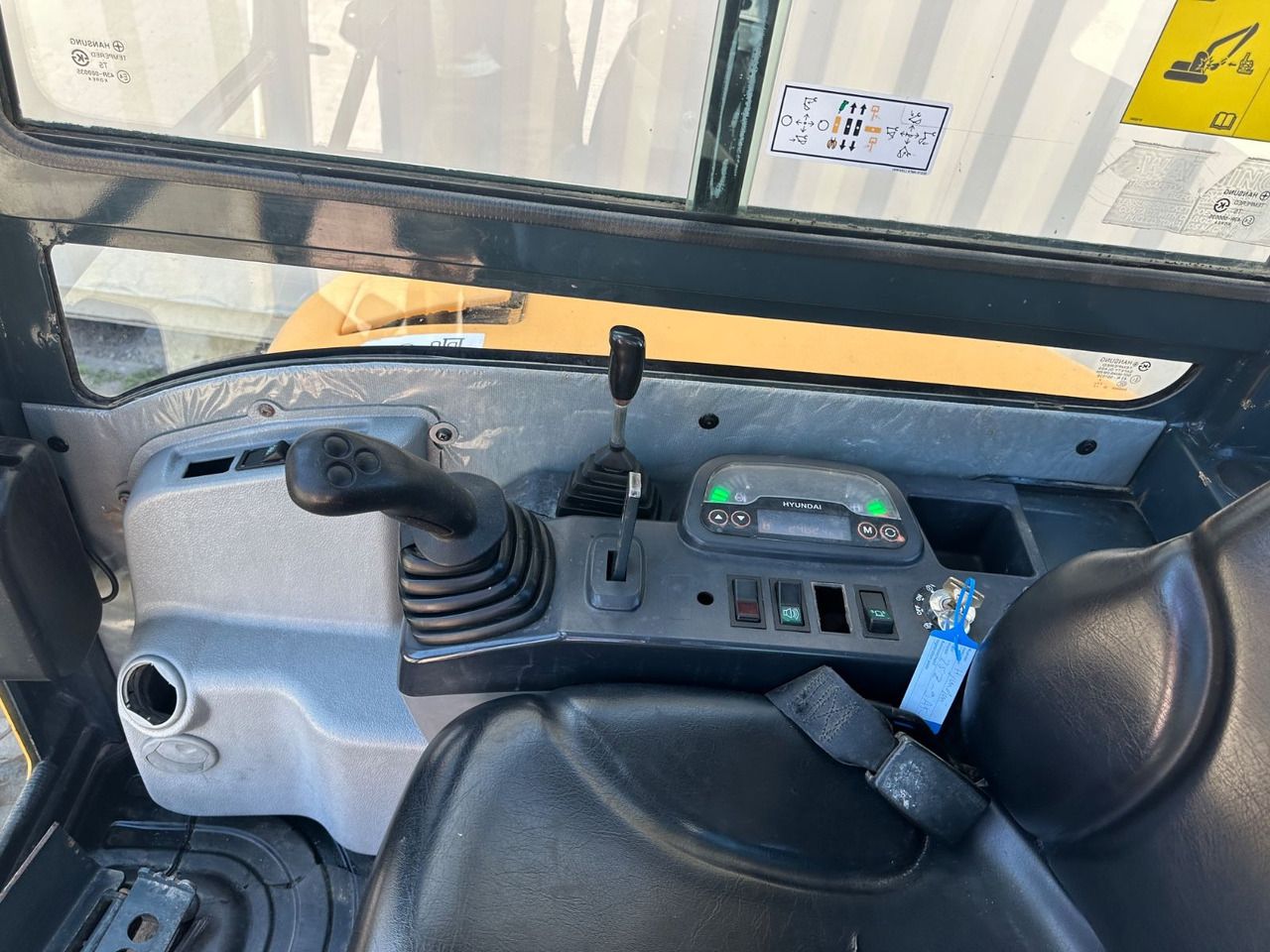 小型挖掘机 Hyundai Robex25Z-9AK / 2018 BJ / 2.962 H / 2.580 KG:图13 小型挖掘机 Hyundai Robex25Z-9AK / 2018 BJ / 2.962 H / 2.580 KG:图13