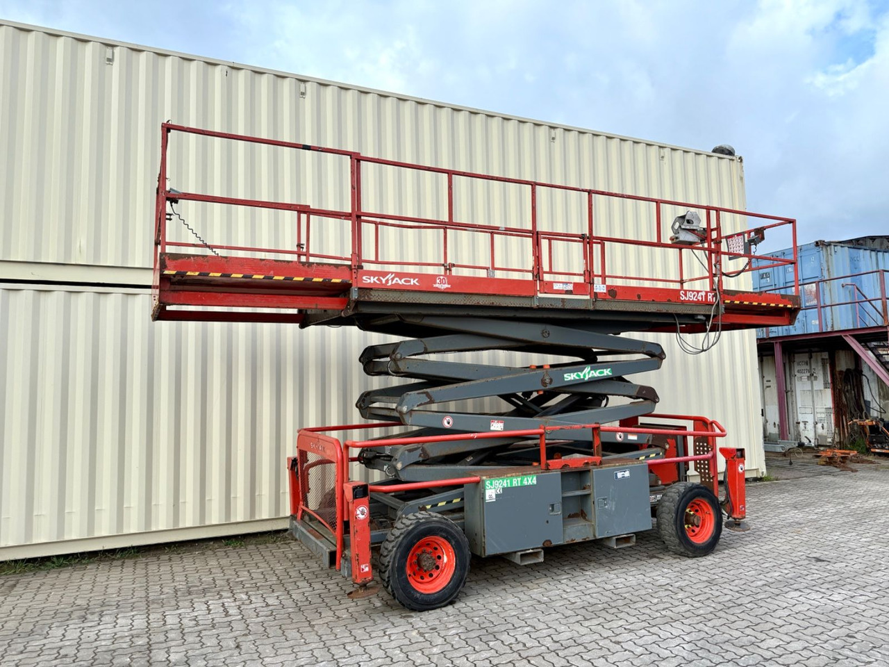 Skyjack SJ9241 4x4 Diesel / 14.5 Meter / 2015 BJ - 车载空中平台:图4 Skyjack SJ9241 4x4 Diesel / 14.5 Meter / 2015 BJ - 车载空中平台:图4