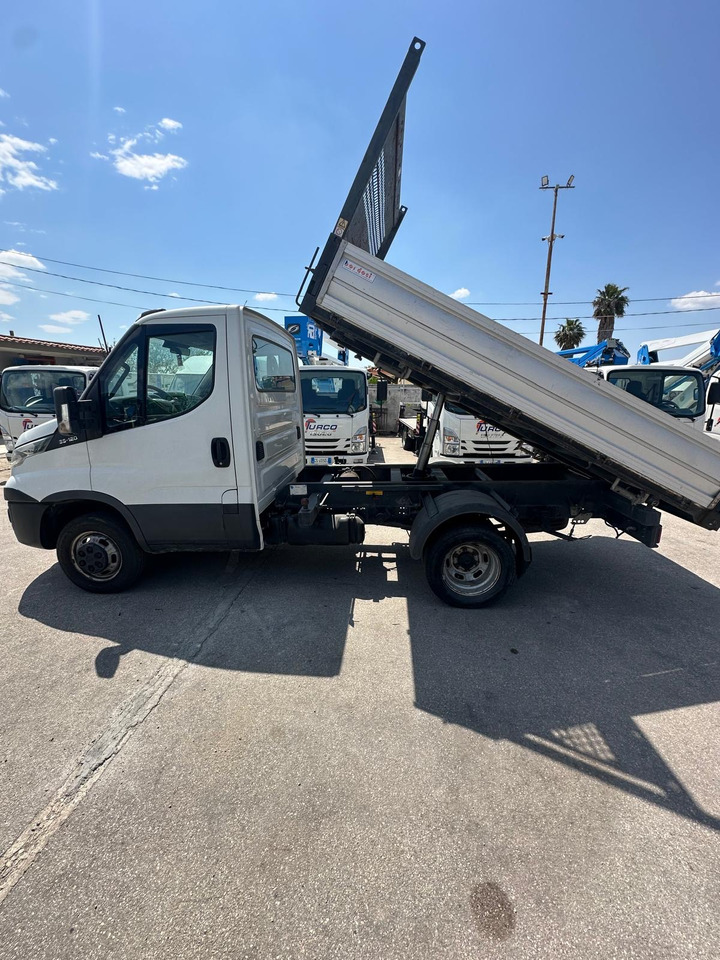 IVECO DAILY 35C12 - 翻斗车:图3 IVECO DAILY 35C12 - 翻斗车:图3