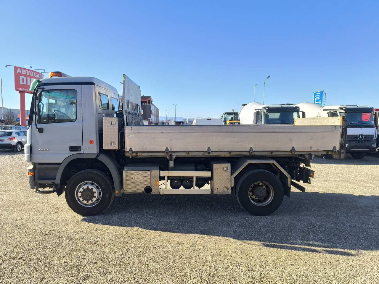 MERCEDES-BENZ Actros 1855 4X4 - 翻斗车:图4 MERCEDES-BENZ Actros 1855 4X4 - 翻斗车:图4