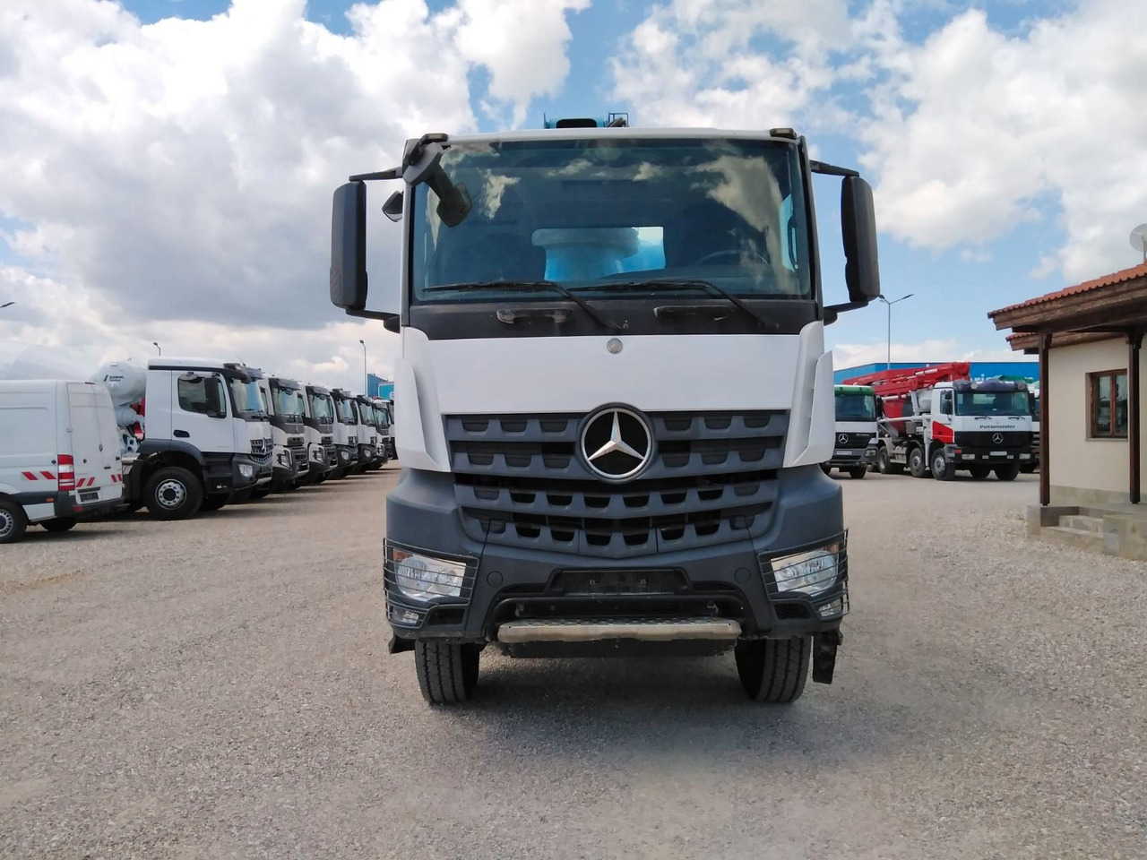 Mercedes-Benz AROCS 4140 CIFA MAGNUM MK28.4L 8X6 - 搅拌泵卡车:图2 Mercedes-Benz AROCS 4140 CIFA MAGNUM MK28.4L 8X6 - 搅拌泵卡车:图2