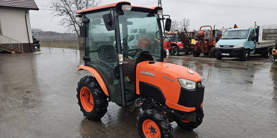 Ciągnik Kubota B2650 4x4 klima 26 KM hydrostat - 拖拉机:图4 Ciągnik Kubota B2650 4x4 klima 26 KM hydrostat - 拖拉机:图4