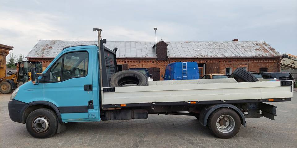 Iveco Daily 65C17 silnik 3.0 skrzynia automat - 平板货车:图2 Iveco Daily 65C17 silnik 3.0 skrzynia automat - 平板货车:图2
