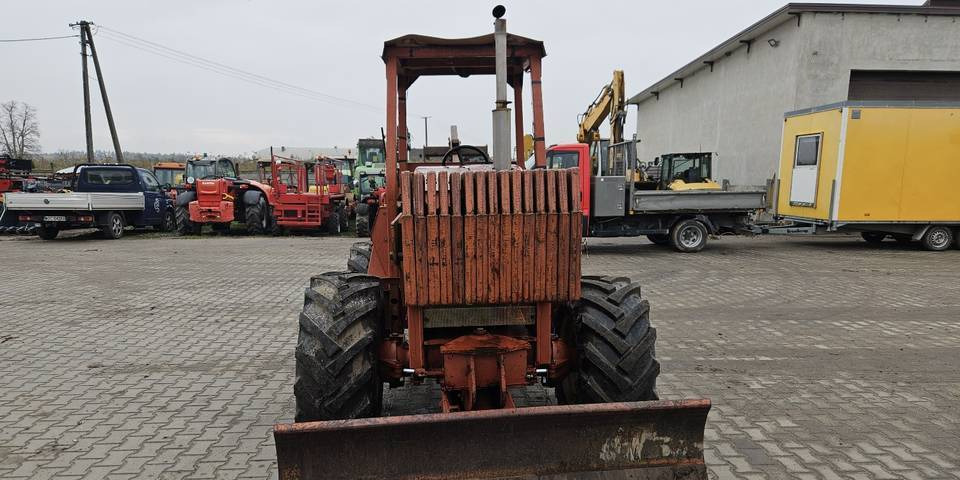 Koparka łańcuchowa Ditch Witch 7610 - 轮式挖掘机:图3 Koparka łańcuchowa Ditch Witch 7610 - 轮式挖掘机:图3