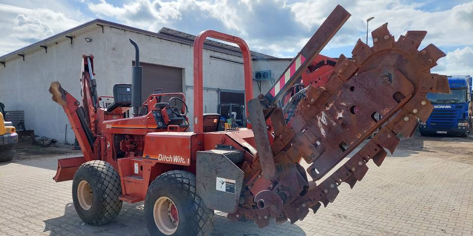 Koparka łańcuchowa pługoukładacz Ditch Witch 8020 Combo - 挖沟机:图5 Koparka łańcuchowa pługoukładacz Ditch Witch 8020 Combo - 挖沟机:图5