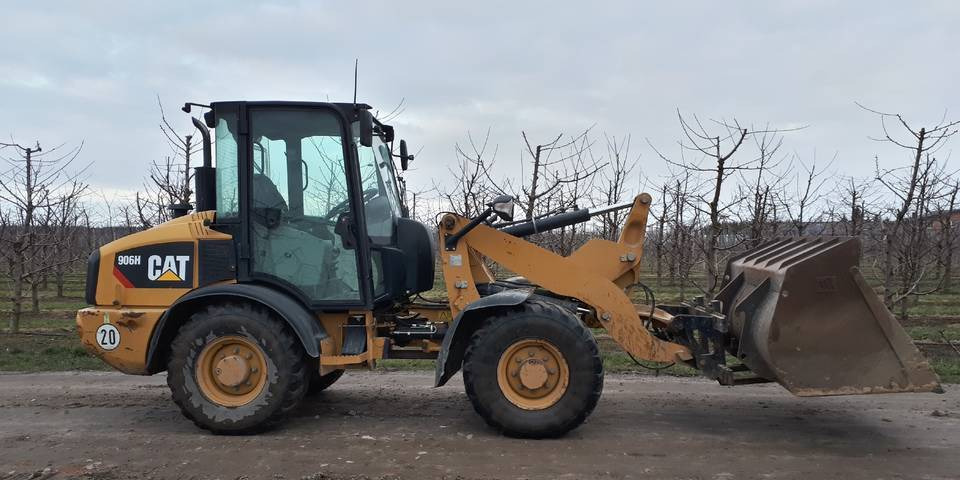 Ładowarka Caterpillar 906H widły + łyżka - 轮式装载机:图3 Ładowarka Caterpillar 906H widły + łyżka - 轮式装载机:图3