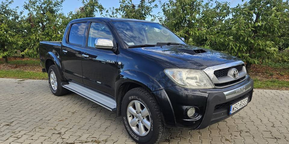 Toyota Hilux 3.0 SR5 automat 4x4 - 皮卡车:图3 Toyota Hilux 3.0 SR5 automat 4x4 - 皮卡车:图3