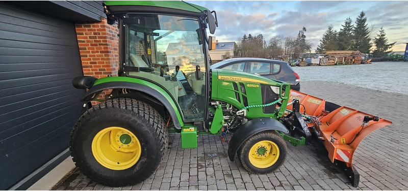 John Deere 4052R - 拖拉机:图1 John Deere 4052R - 拖拉机:图1