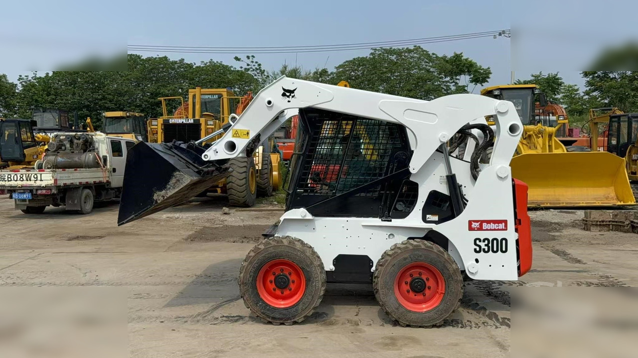 BOBCAT S300 - 滑移装载机:图4 BOBCAT S300 - 滑移装载机:图4