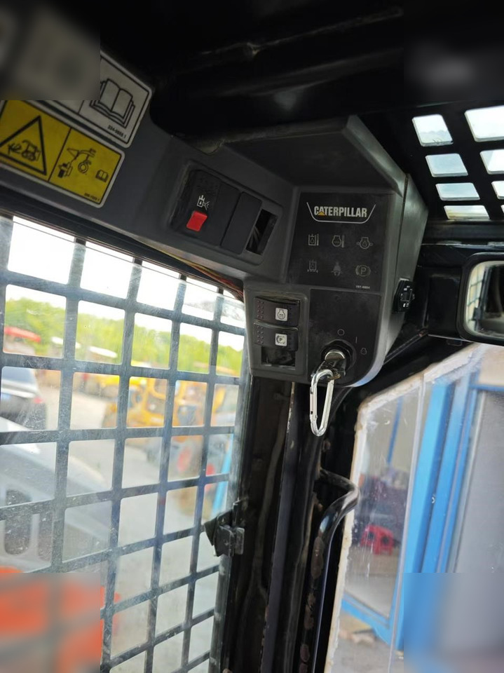 滑移装载机 CATERPILLAR 226B：图8