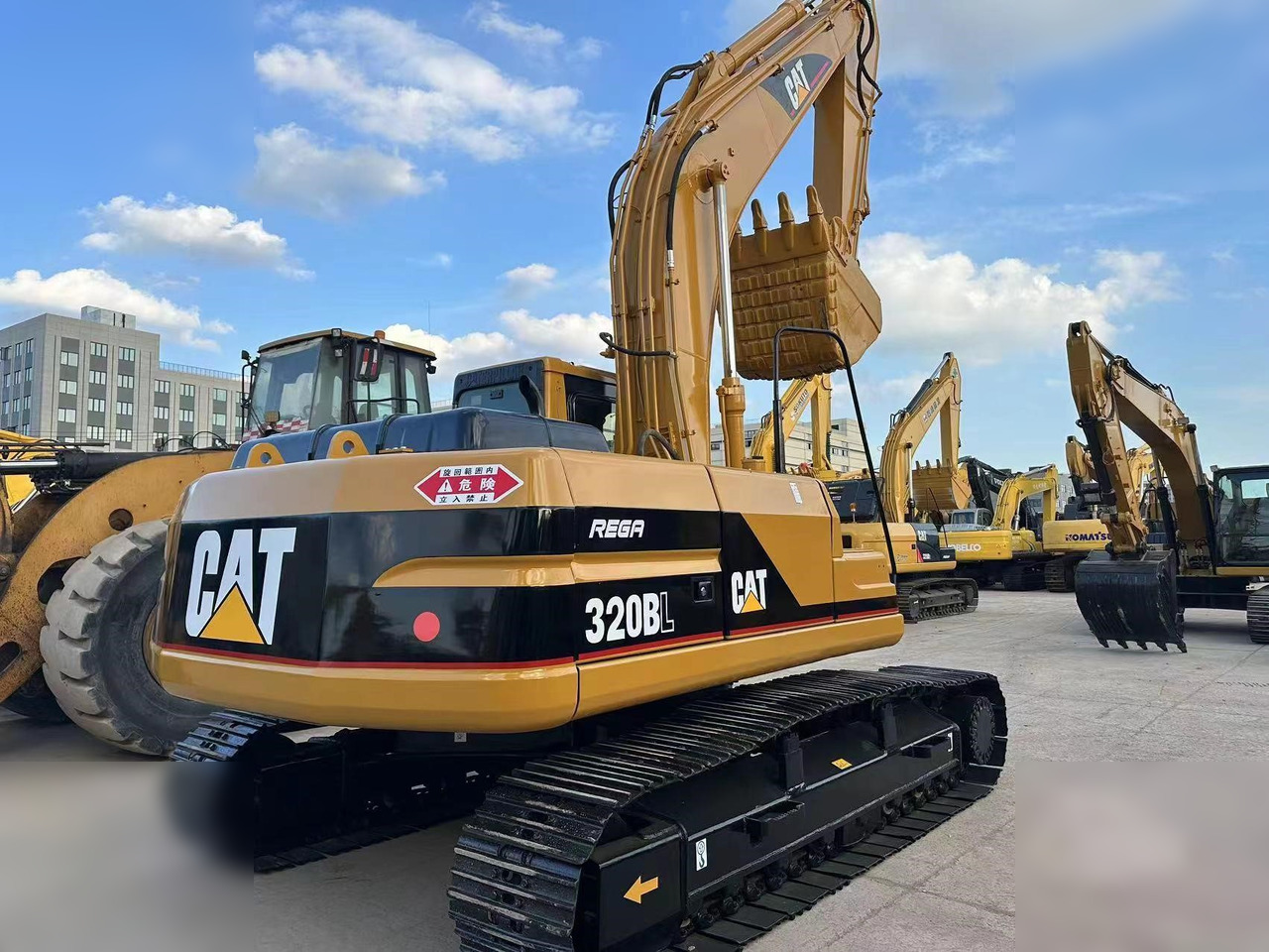 CATERPILLAR 320BL - 履带式挖掘机:图2 CATERPILLAR 320BL - 履带式挖掘机:图2
