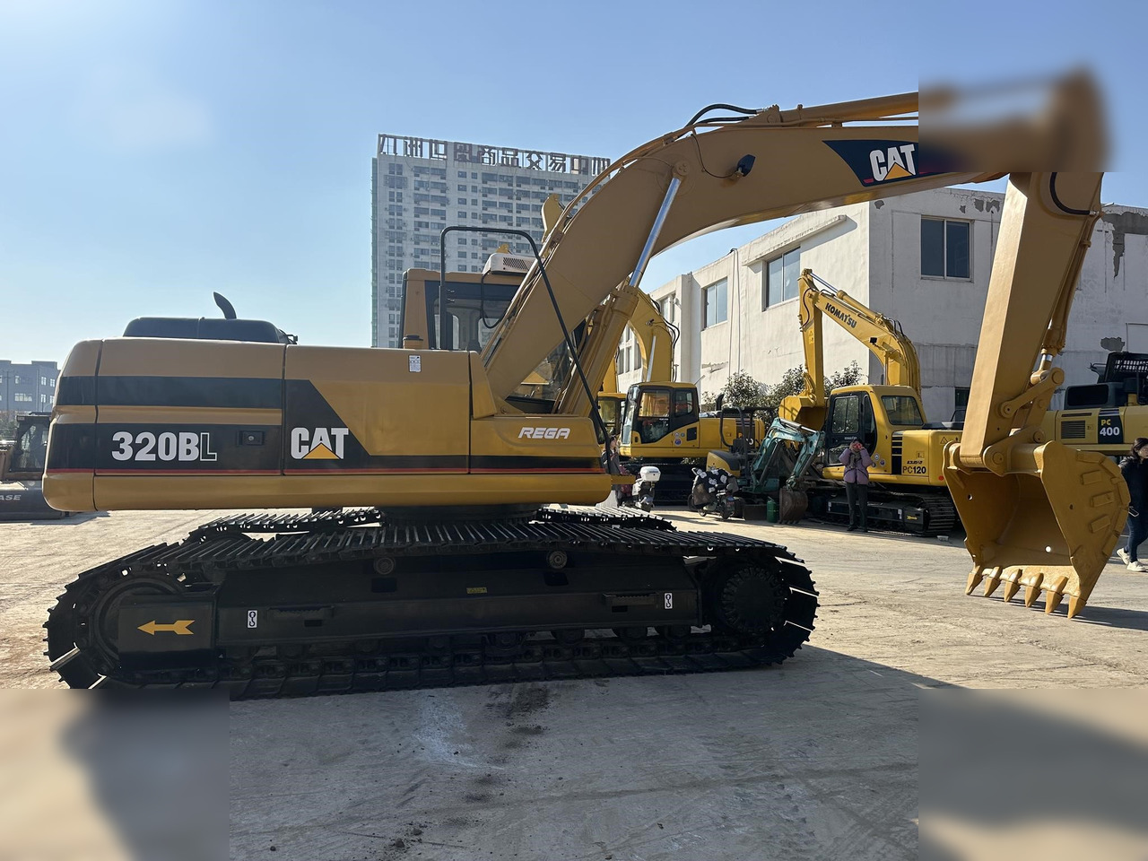 CATERPILLAR 320BL - 履带式挖掘机:图2 CATERPILLAR 320BL - 履带式挖掘机:图2