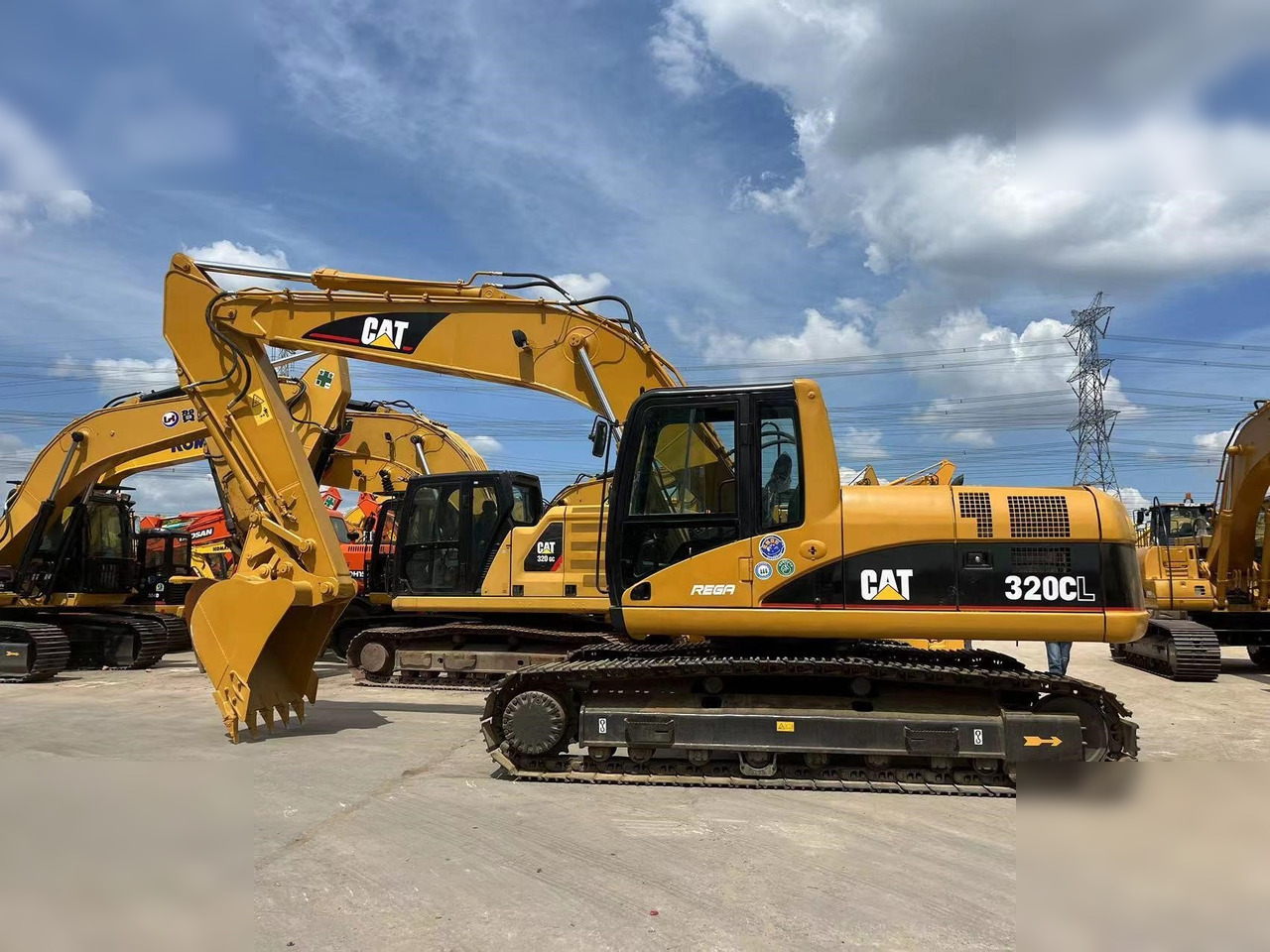CATERPILLAR 320CL - 履带式挖掘机:图1 CATERPILLAR 320CL - 履带式挖掘机:图1