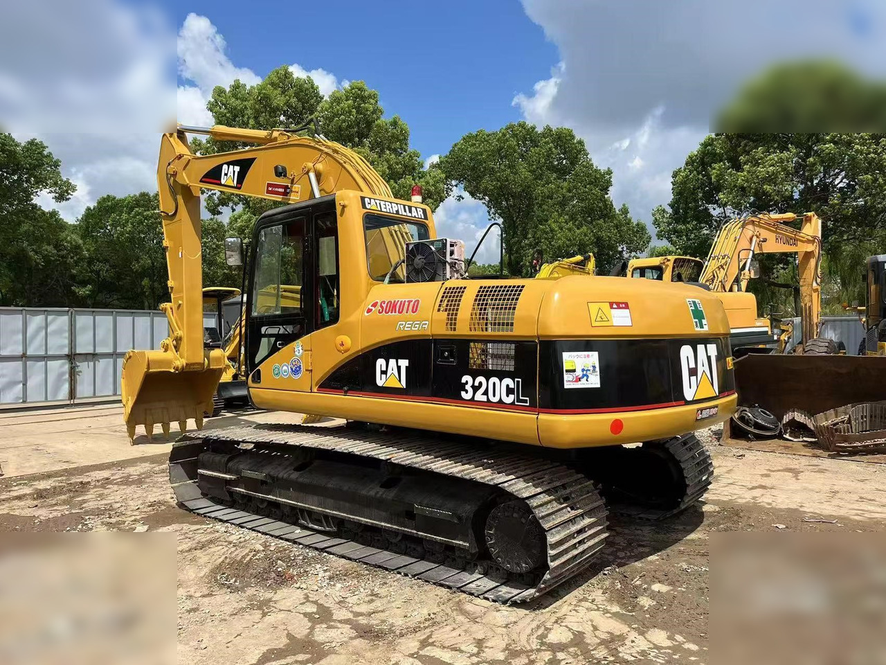 CATERPILLAR 320CL - 履带式挖掘机:图1 CATERPILLAR 320CL - 履带式挖掘机:图1
