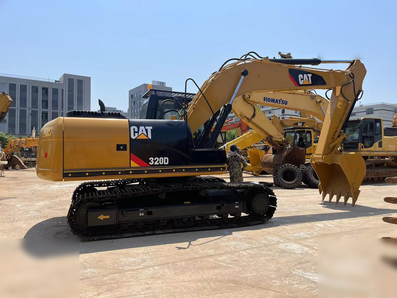 CATERPILLAR 320D - 履带式挖掘机:图2 CATERPILLAR 320D - 履带式挖掘机:图2