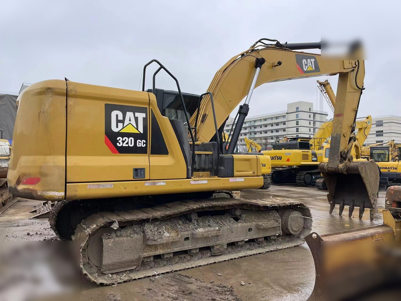 CATERPILLAR 320GC - 履带式挖掘机:图1 CATERPILLAR 320GC - 履带式挖掘机:图1