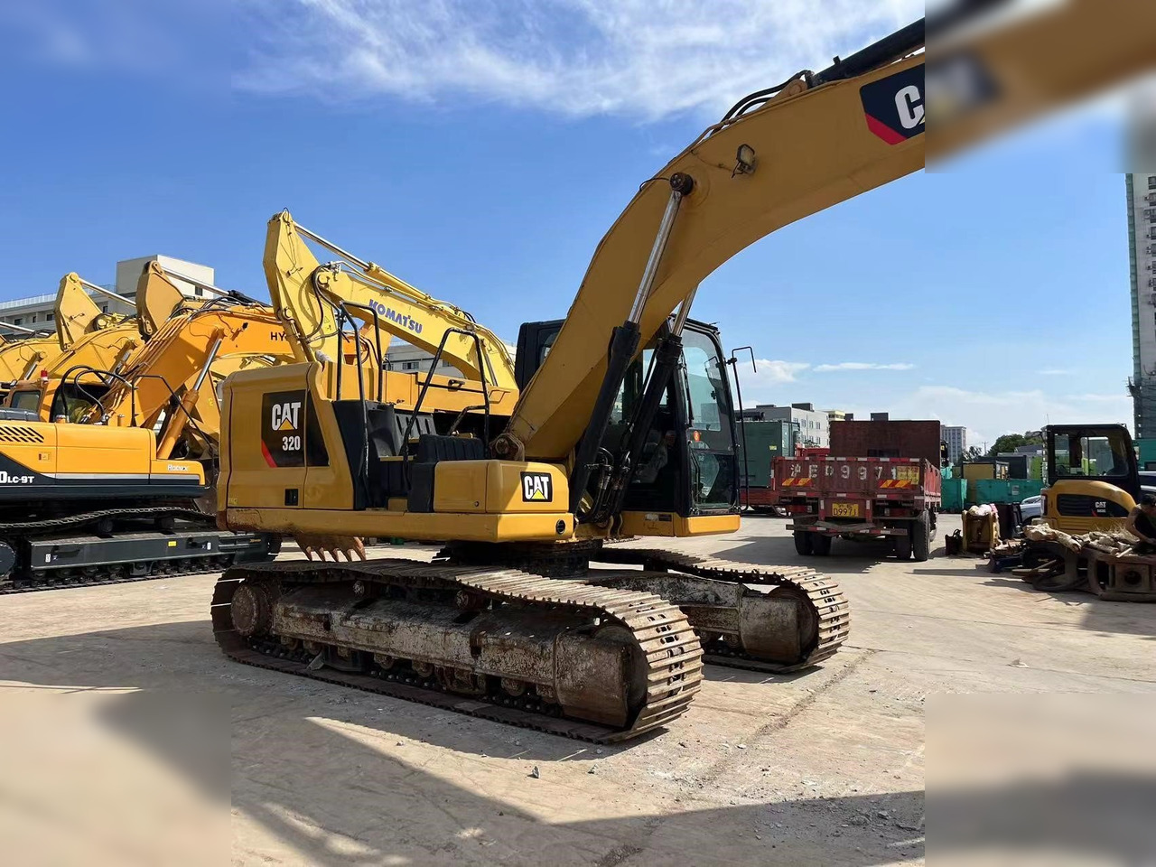 CATERPILLAR 320 - 履带式挖掘机:图2 CATERPILLAR 320 - 履带式挖掘机:图2