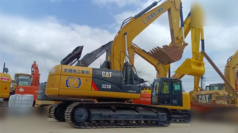 CATERPILLAR 323D - 履带式挖掘机:图3 CATERPILLAR 323D - 履带式挖掘机:图3
