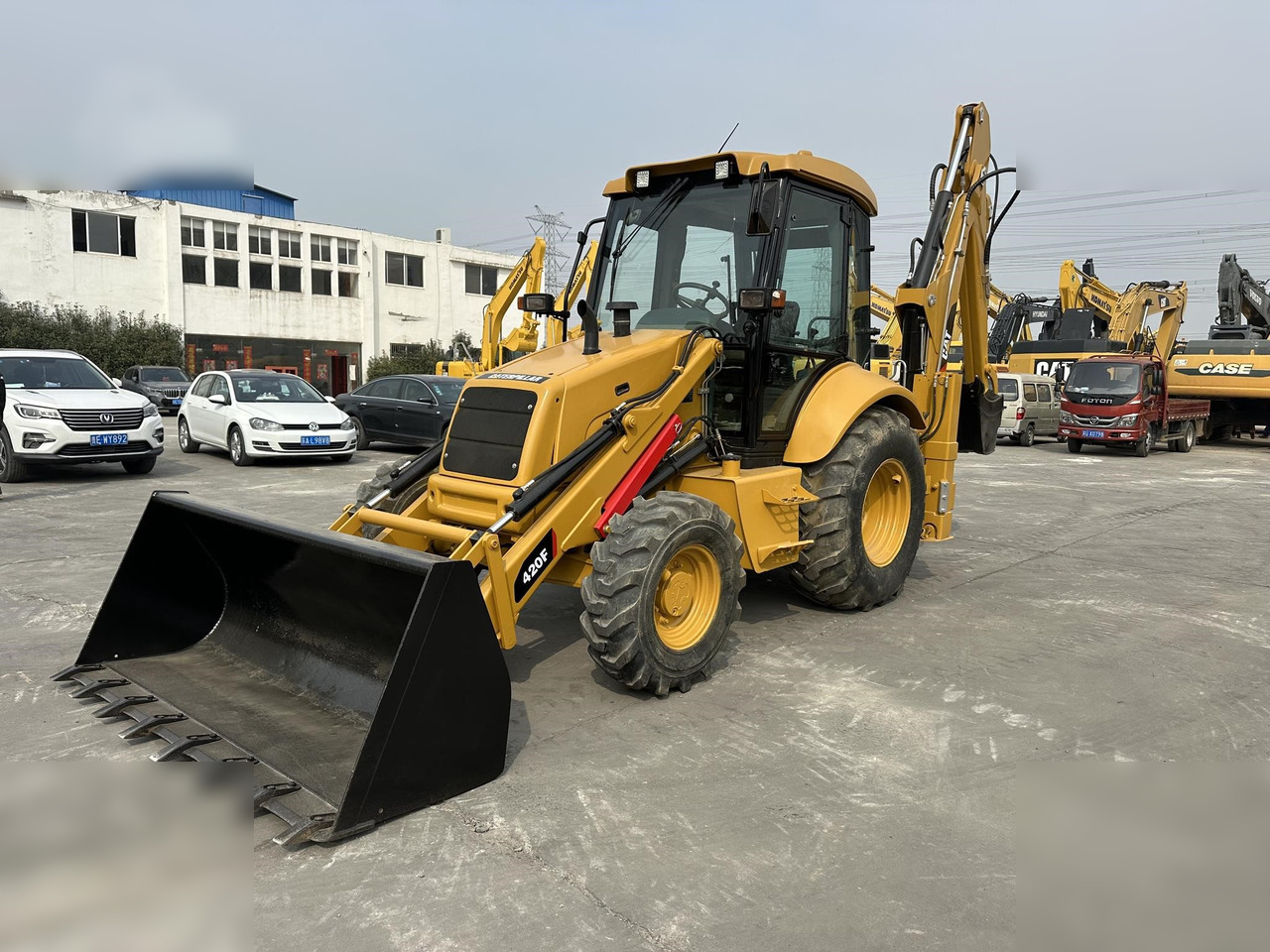 CATERPILLAR 420F - 反铲装载机:图2 CATERPILLAR 420F - 反铲装载机:图2