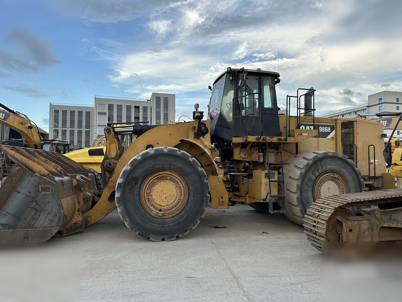 CATERPILLAR 986H - 轮式装载机:图2 CATERPILLAR 986H - 轮式装载机:图2