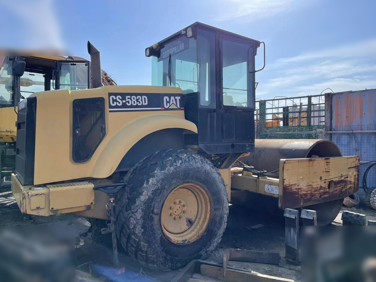 CATERPILLAR CS-583D - 碾压机:图1 CATERPILLAR CS-583D - 碾压机:图1
