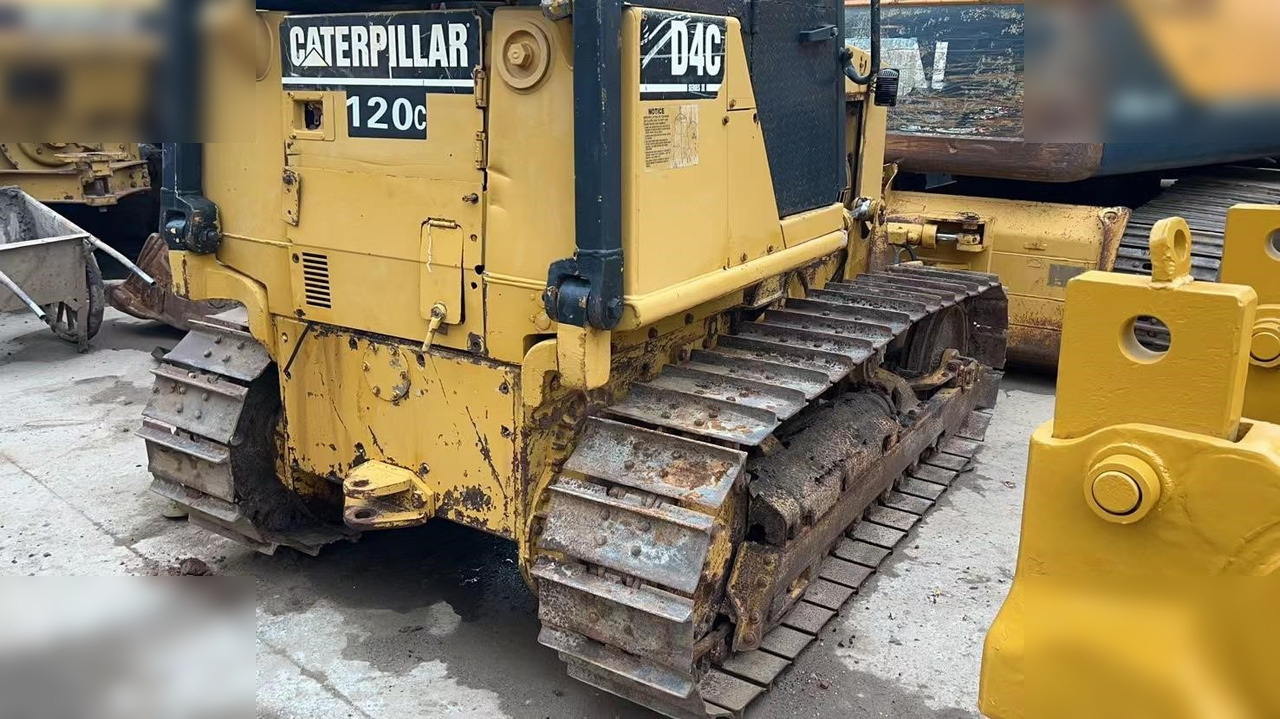 CATERPILLAR D4C - 推土机:图3 CATERPILLAR D4C - 推土机:图3