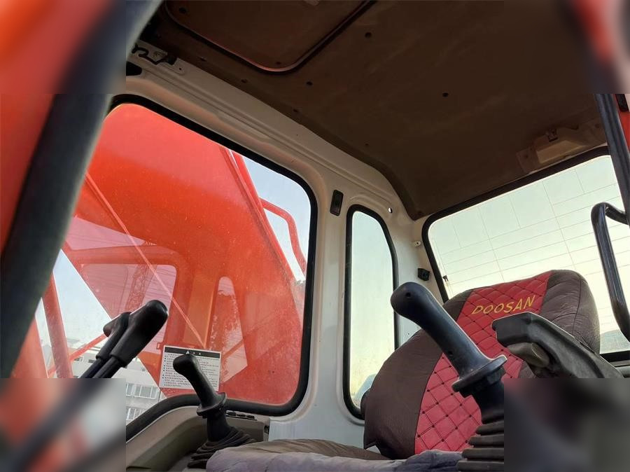 DOOSAN DH300 LC-7 - 履带式挖掘机:图4 DOOSAN DH300 LC-7 - 履带式挖掘机:图4