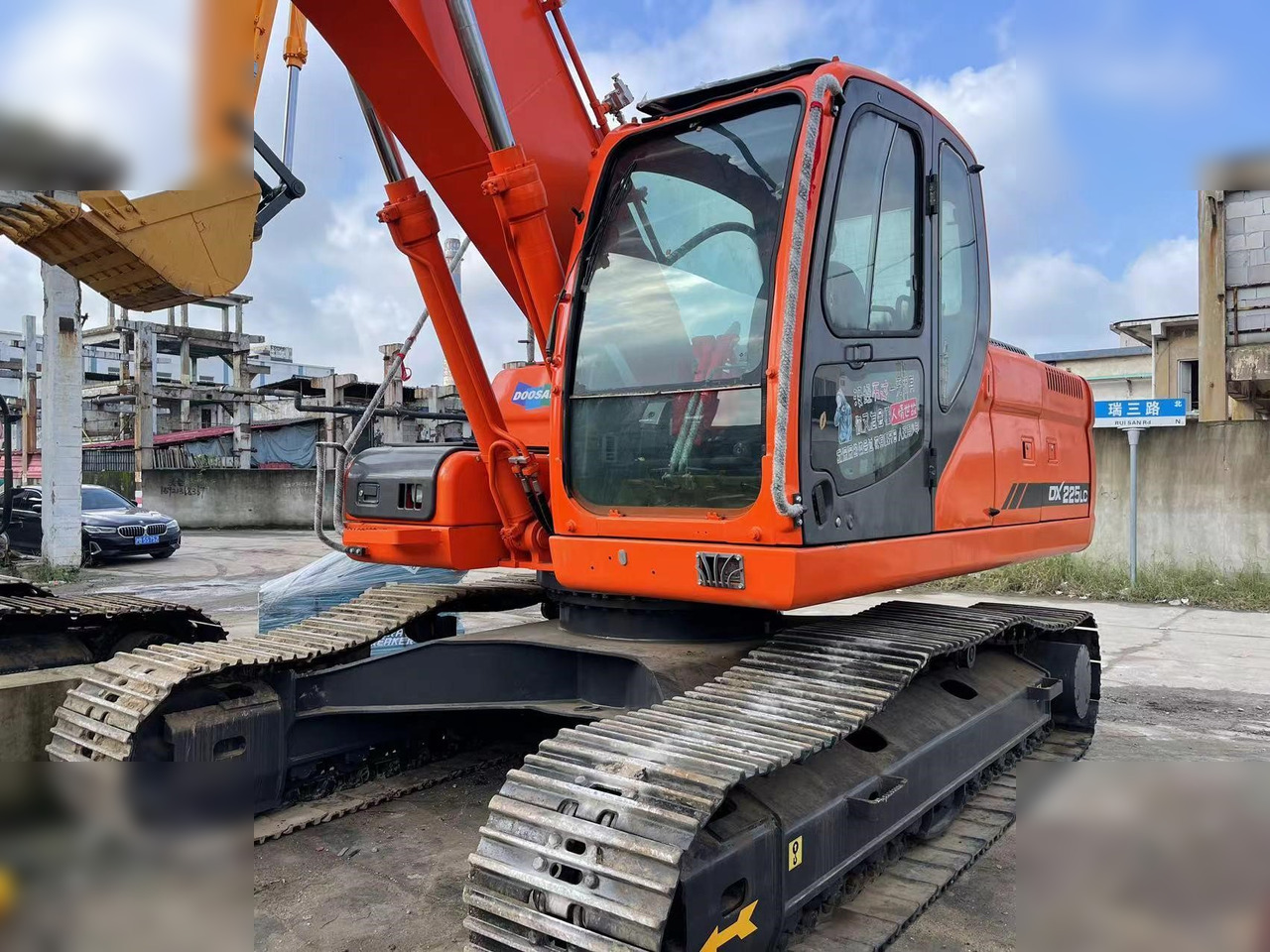 DOOSAN DX225 LCA - 履带式挖掘机:图3 DOOSAN DX225 LCA - 履带式挖掘机:图3