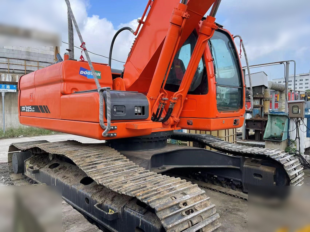 DOOSAN DX225 LCA - 履带式挖掘机:图2 DOOSAN DX225 LCA - 履带式挖掘机:图2