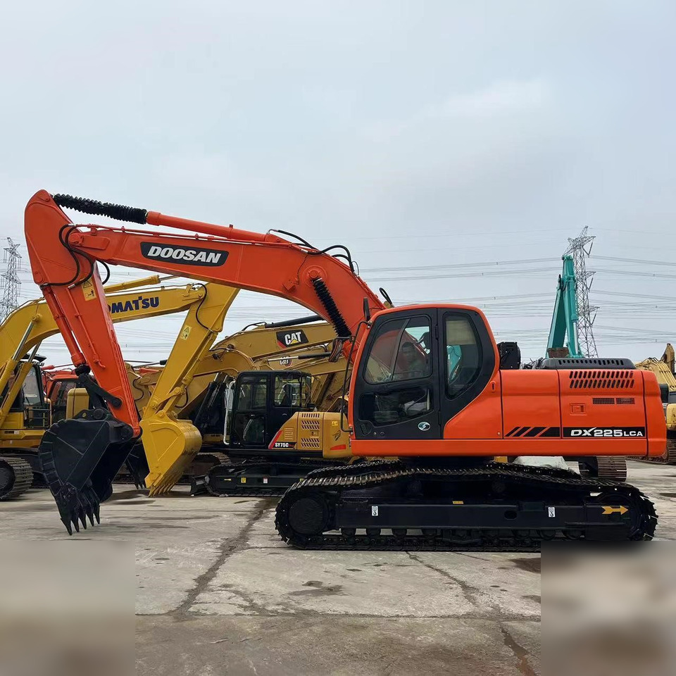 DOOSAN DX225 LCA - 履带式挖掘机:图1 DOOSAN DX225 LCA - 履带式挖掘机:图1