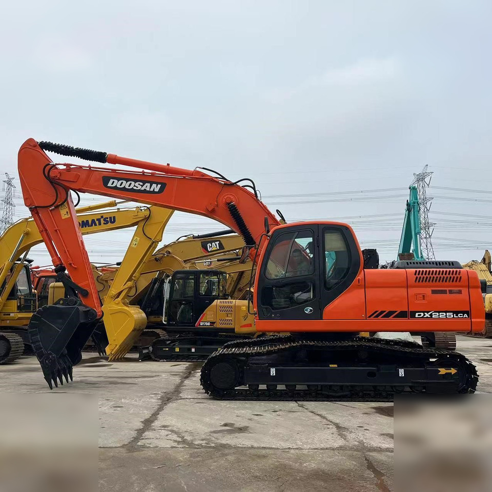 DOOSAN DX225 LCA - 履带式挖掘机:图1 DOOSAN DX225 LCA - 履带式挖掘机:图1