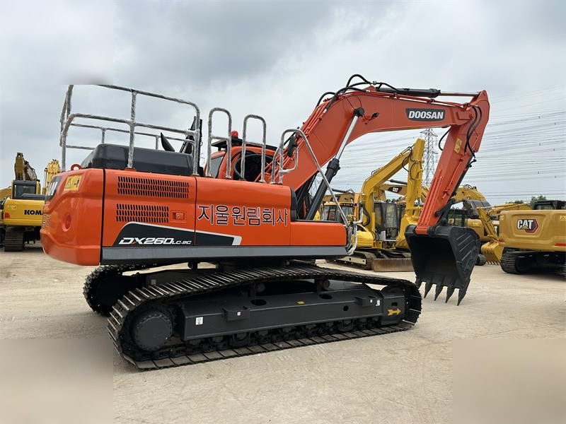 DOOSAN DX260 LC - 履带式挖掘机:图1 DOOSAN DX260 LC - 履带式挖掘机:图1