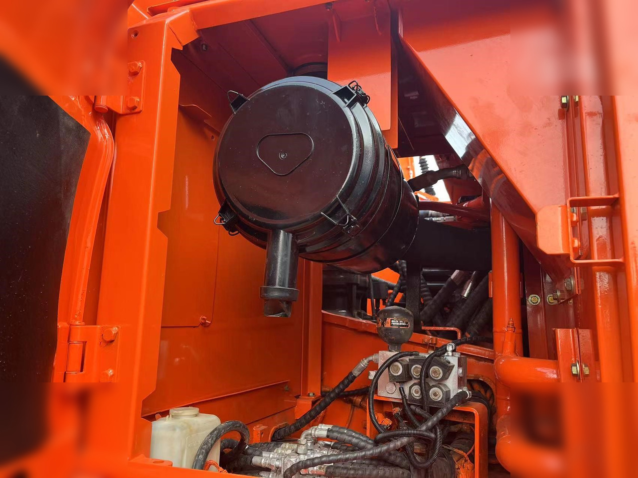 DOOSAN DX300 LC-9C - 履带式挖掘机:图4 DOOSAN DX300 LC-9C - 履带式挖掘机:图4