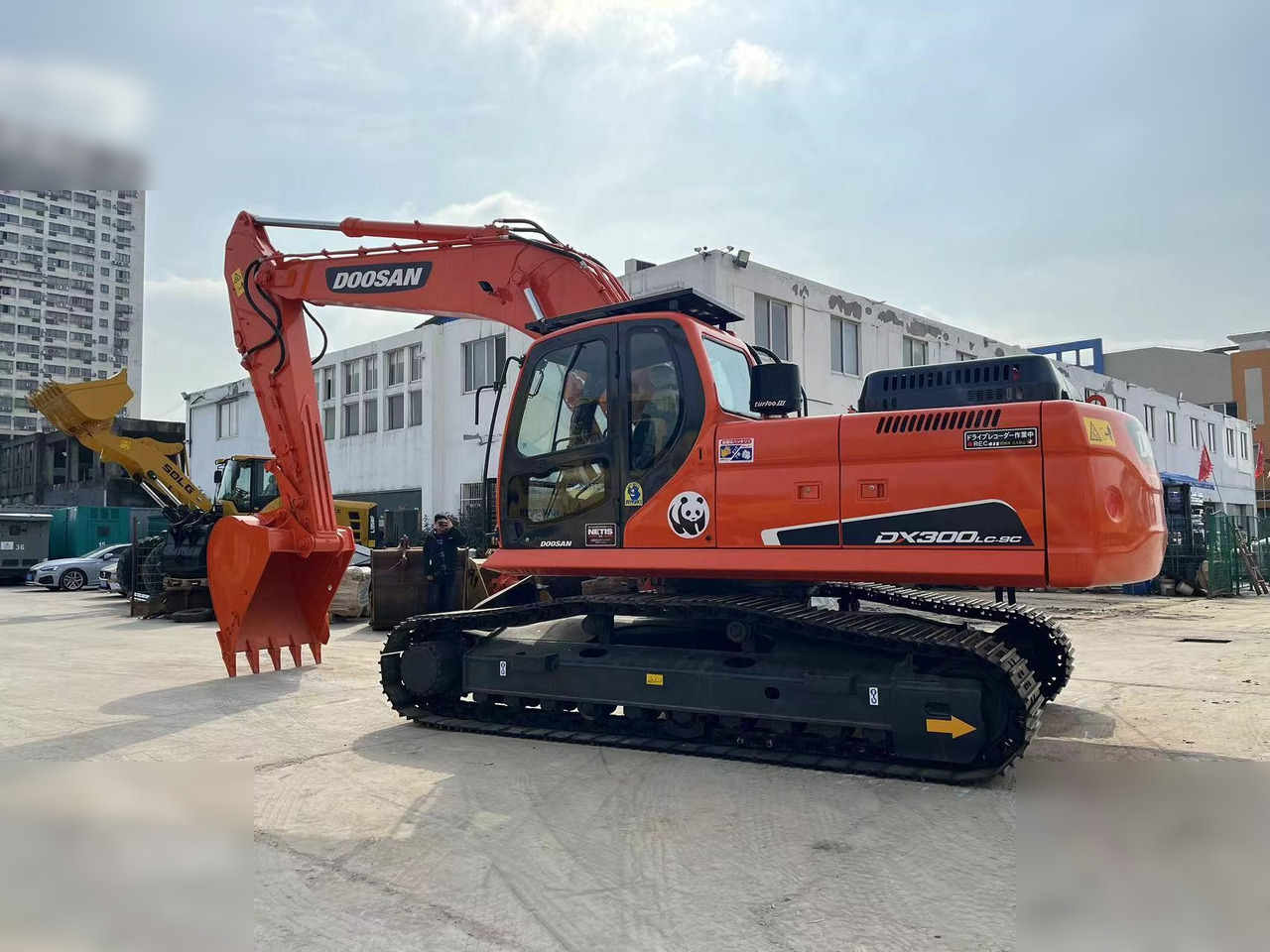 DOOSAN DX300 LC-9C - 履带式挖掘机:图1 DOOSAN DX300 LC-9C - 履带式挖掘机:图1