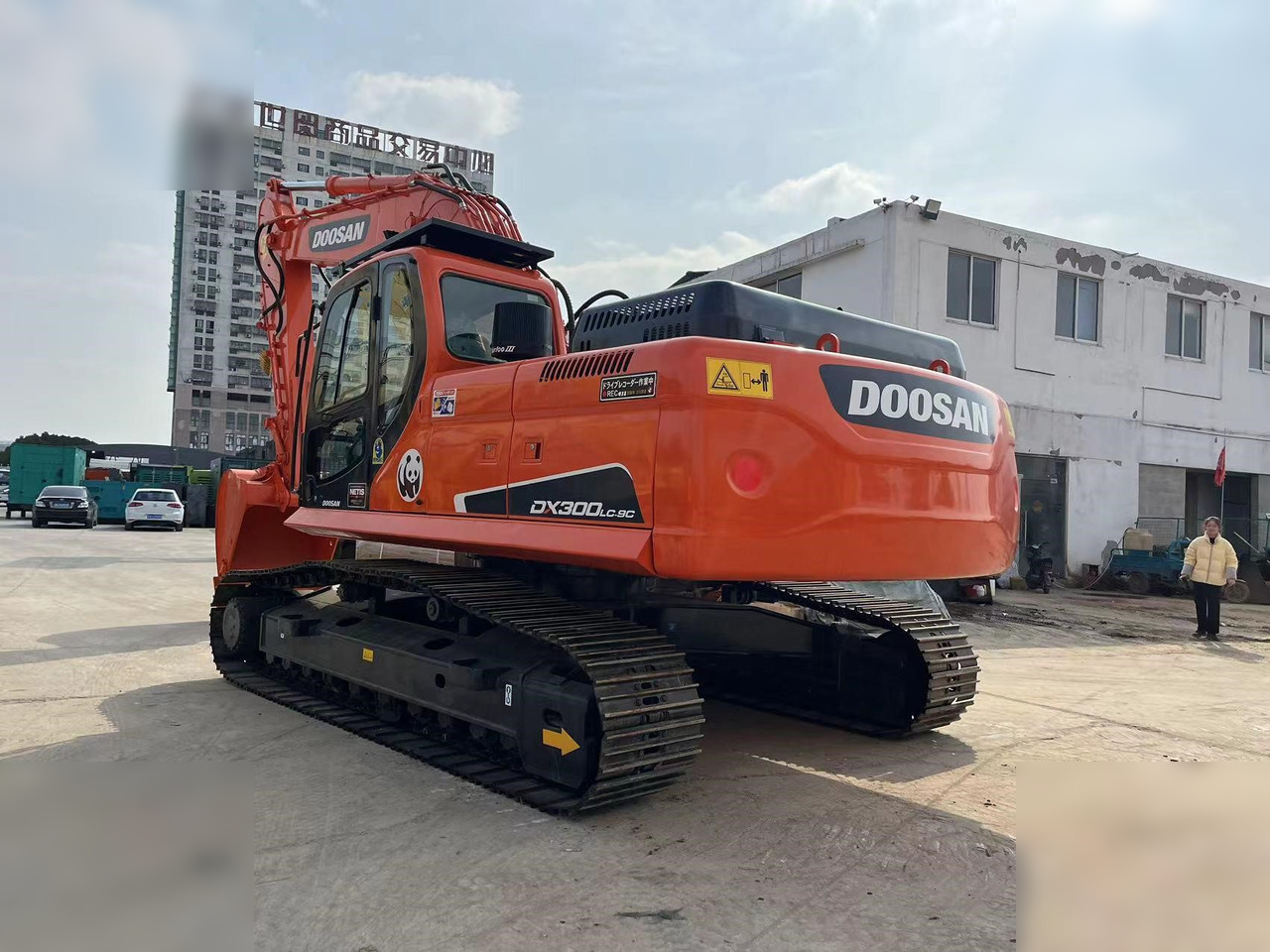 DOOSAN DX300 LC-9C - 履带式挖掘机:图3 DOOSAN DX300 LC-9C - 履带式挖掘机:图3