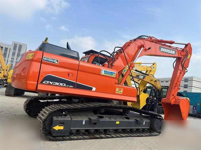 DOOSAN DX300 LC-9C - 履带式挖掘机:图1 DOOSAN DX300 LC-9C - 履带式挖掘机:图1